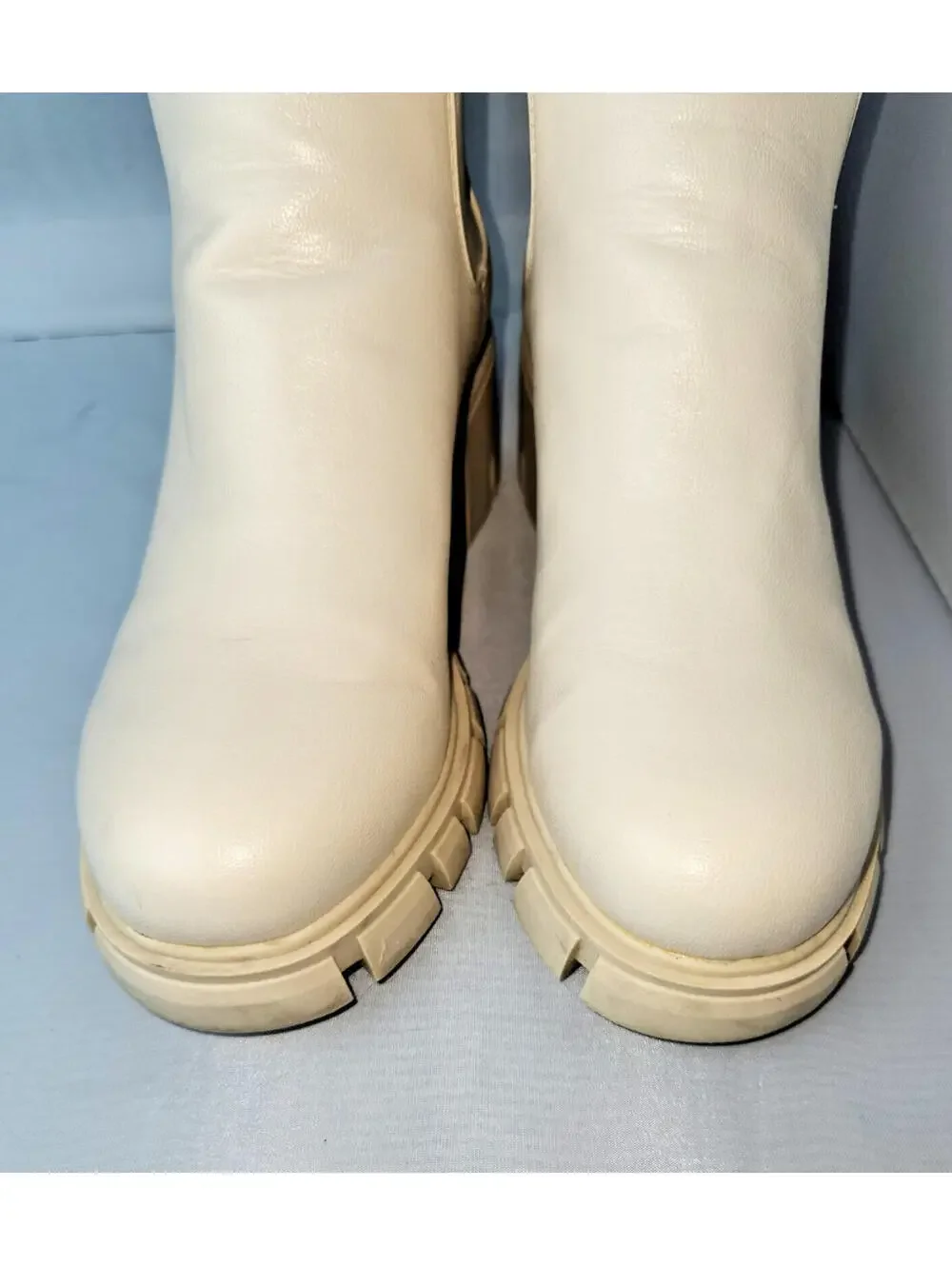 Gogo GBG White Chunky Chelsea Ankle Boots Size 8.5